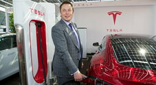Tesla, Musk svela master plan per rassicurare investitori. Tycoon potrebbe annunciare nuove batterie, camion e stabilimenti