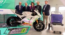 Ducati scende in pista con V21L per mondiale MotoE 2023. Starace (Enel): «Campionato spinge tecnologie avanti»