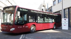 Roma, entrano in servizio 70 nuovi autobus ibridi. La flotta Atac diventa più green