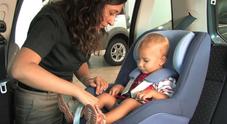 Bambini in auto, dove collocarli e quando è obbligatorio disattivare l’airbag del sedile anteriore