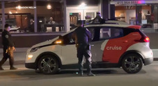 Auto a guida autonoma di Cruise circolava senza fari accesi di notte, fermata dalla Polizia di San Francisco