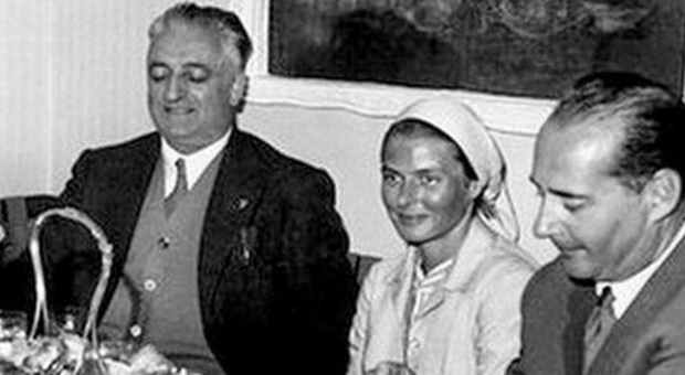 Enzo Ferrari (a sinistra) con Ingrid Bergman e Roberto Rossellini