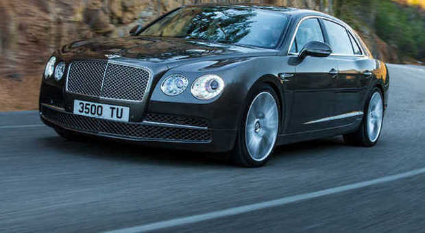 La nuova Bentley Flying Spur: un vero salotto britannico