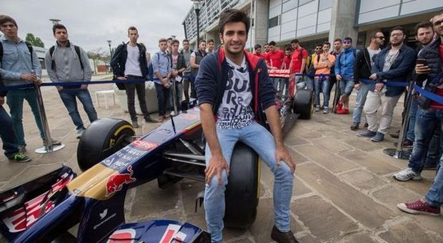 Carlos Sainz: «Voglio una F1 per giovani, cambiamo le regole, facciamo spettacolo»