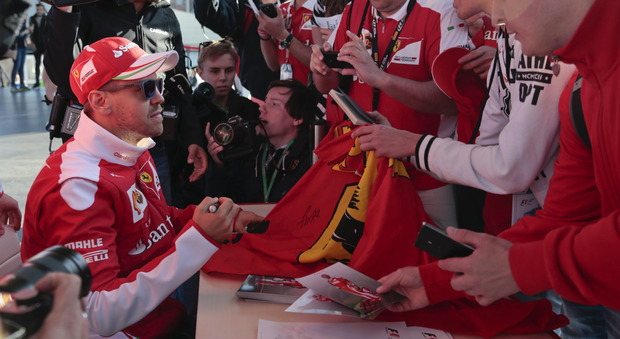 Ferrari, Vettel: «Siamo contenti della macchina». Raikkonen: «Speriamo in un weekend senza problemi»