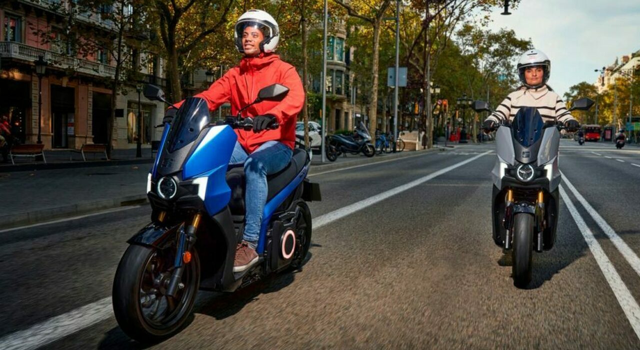 Mó Performance 125, il nuovo scooter elettrico di Seat