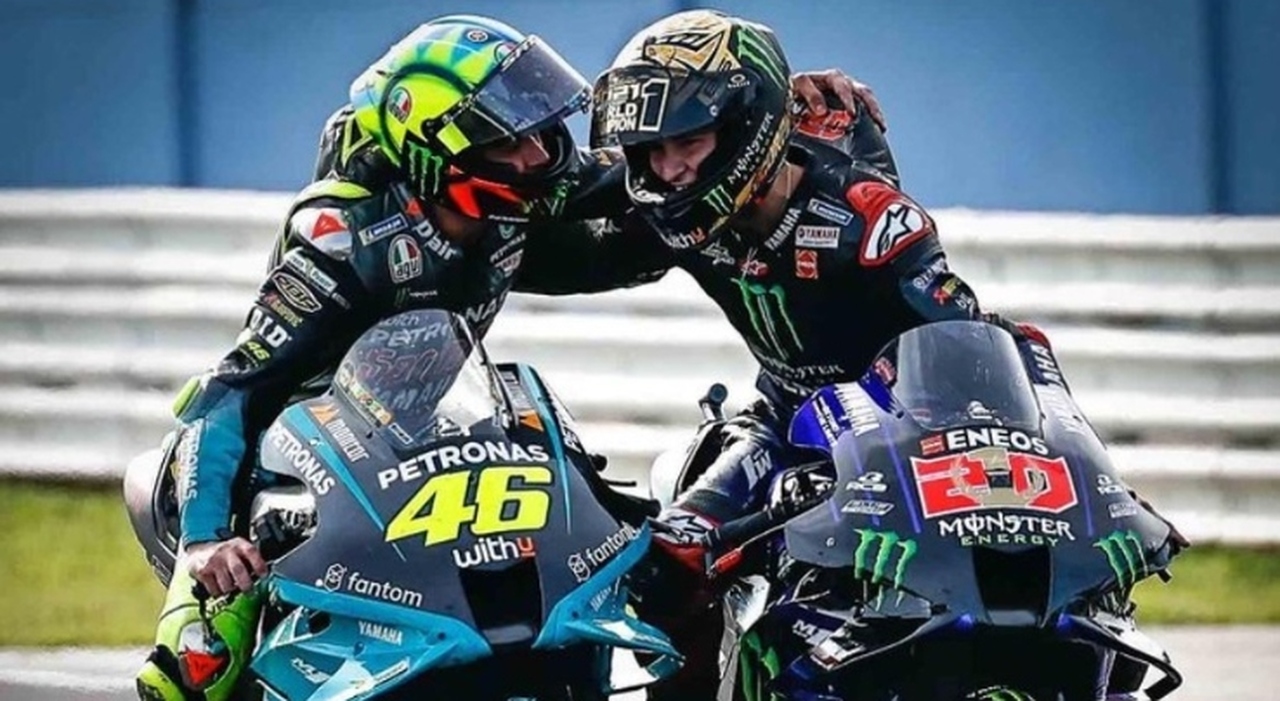 L'omaggio di Fadio Quartararo a Valentino Rossi nella sua ultima corsa con la Yamaha