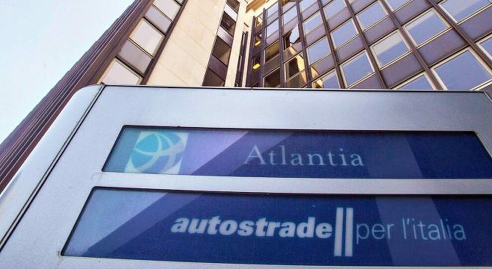 Atlantia cede il 49% di Telepass a Partners Group. Operazione da un miliardo, obiettivo piattaforma europea