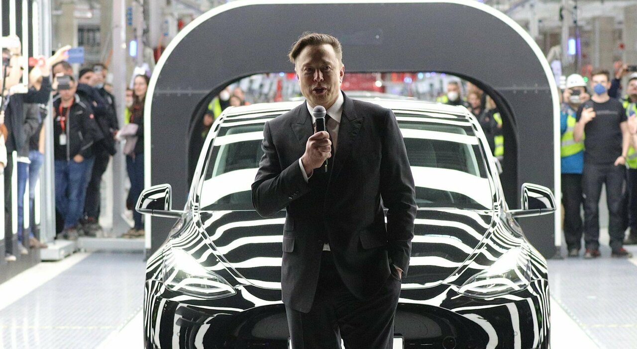 Elon Musk all'inaugurazione della fabbrica Tesla di Berlino