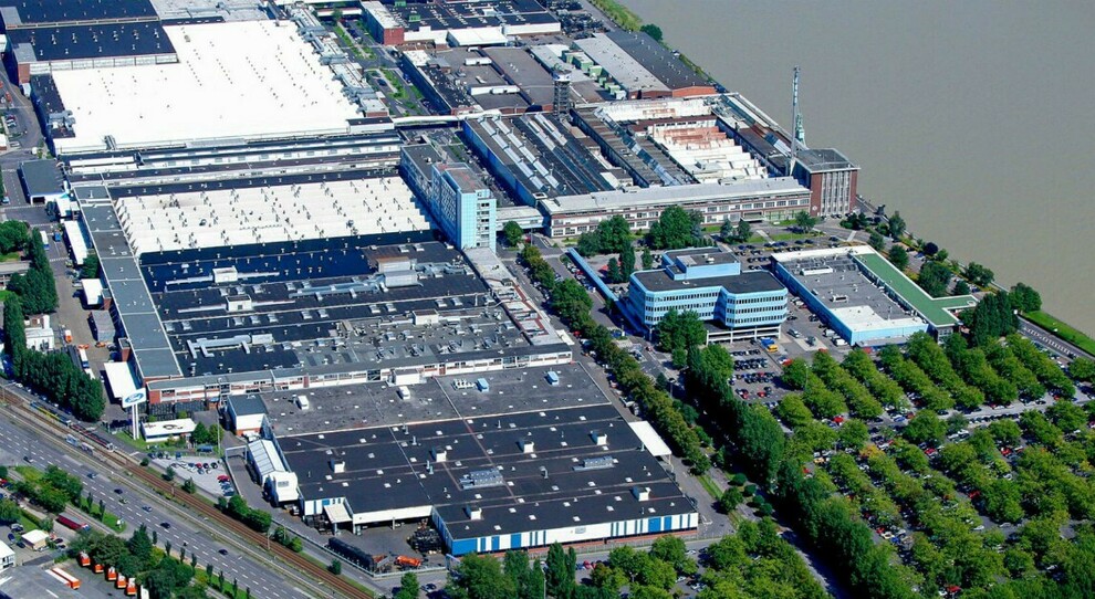 Una panoramica della fabbrica Ford a Colonia