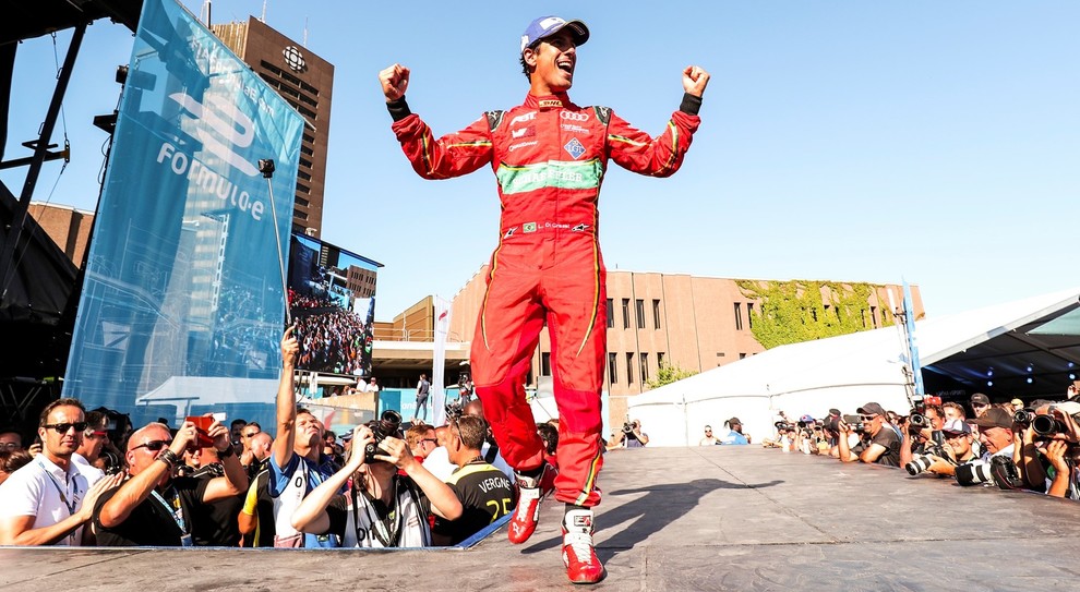 Il pilota dell'Audi Lucas di Grassi festeggia a Montreal dopo essere diventato campione di Formula E
