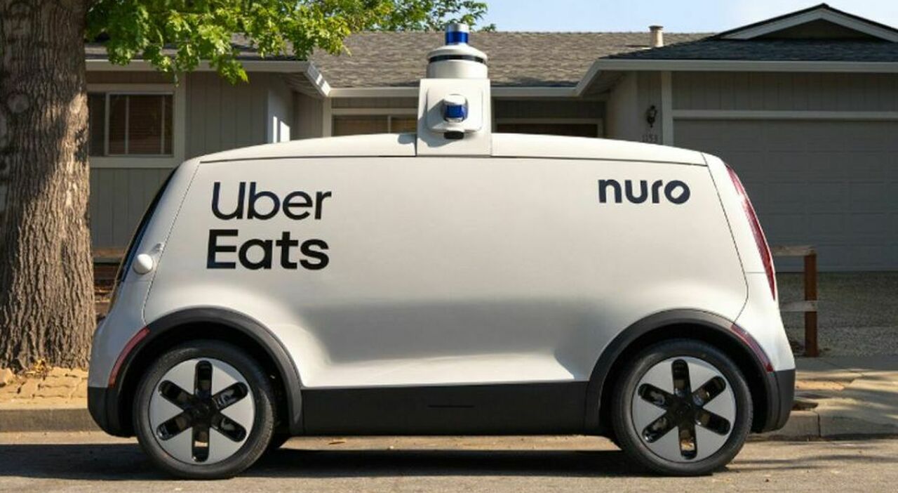 Un furgoncino a guita autonoma di Uber Eat
