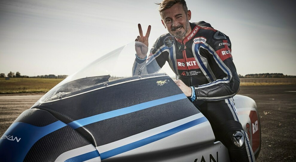 Max Biaggi a bordo della Voxan Wattman con la quale ha stabilito 11 record mondiali per moto elettriche raggiungendo una velocità massima di 408 km/h