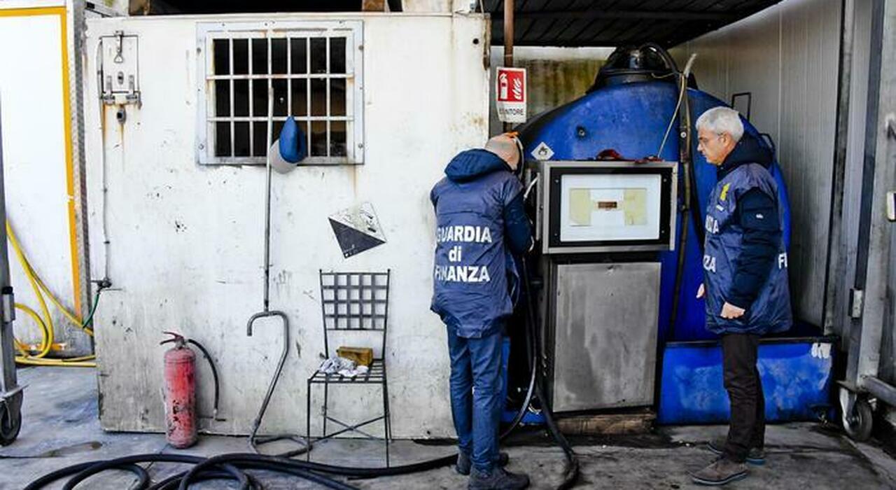 Un distributore di gasolio sequestrato dalla Guardia di Finanza