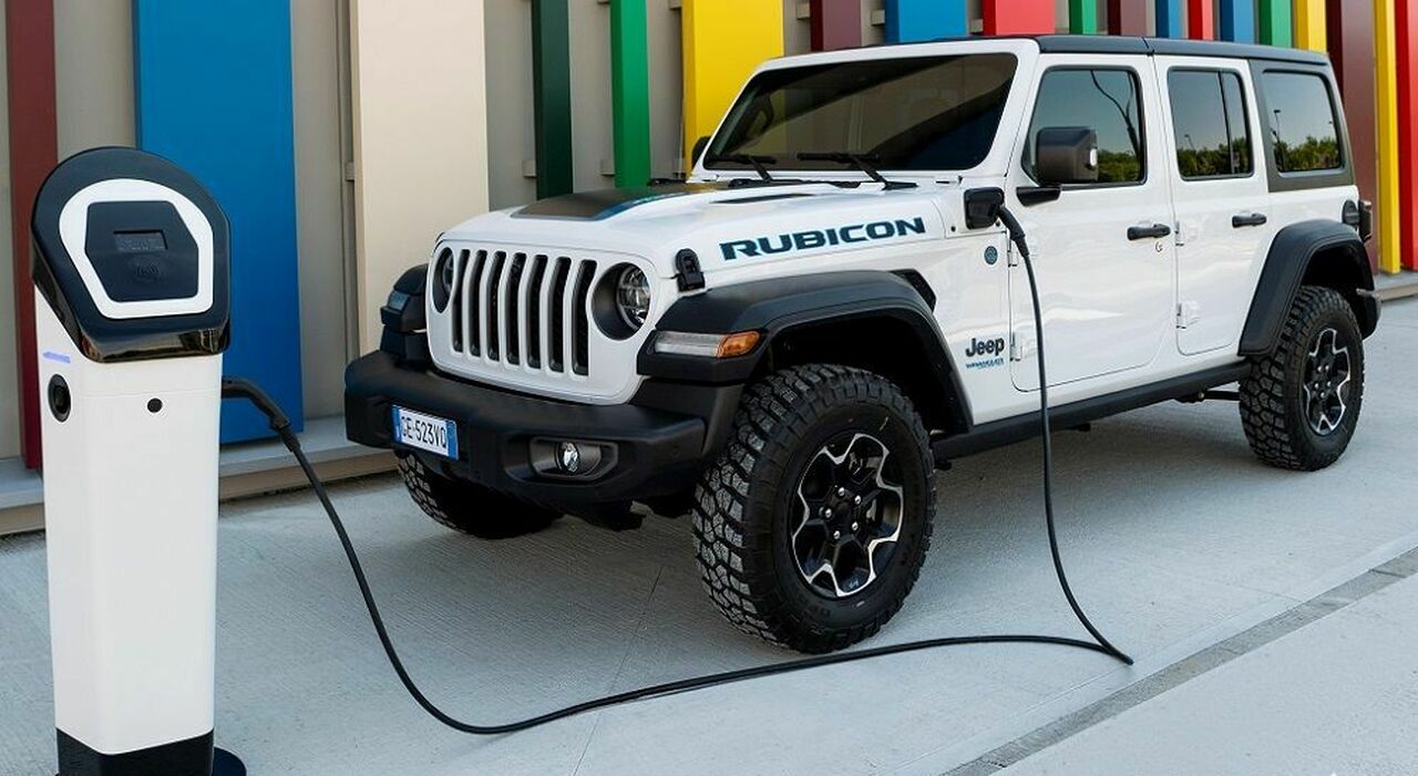 Nuova Jeep Wrangler ibrida plug-in