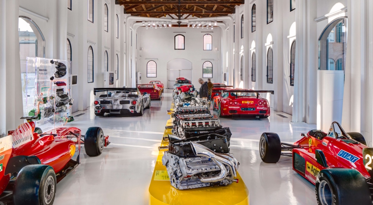 Una sala del museo Ferrari a Modena