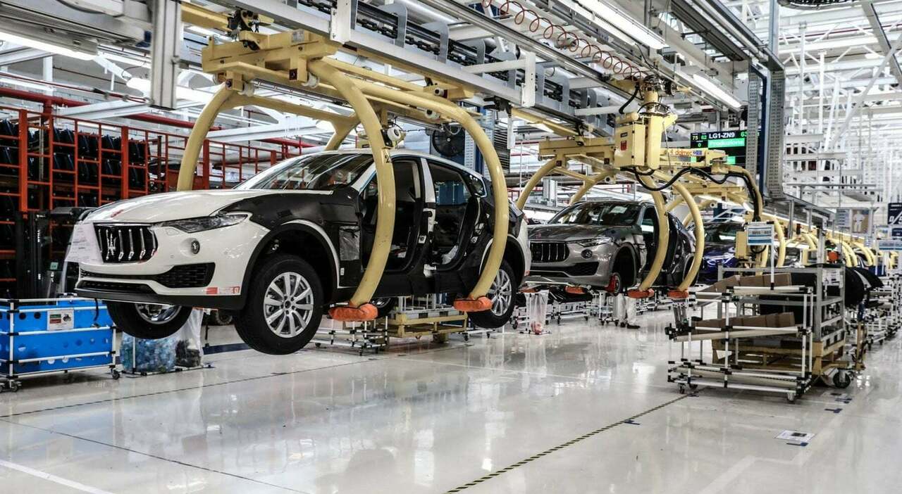 Una fabbrica di auto in Italia