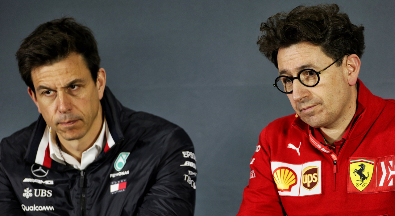 Nella foto, Binotto e Wolff, team principal di Ferrari e Mercedes