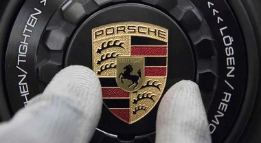 Porsche, vola l’utile nel primo semestre: +31% a 3,24 mld di euro. Per l’intero anno azienda prevede risultato tra 4,1 e 6,1 mld