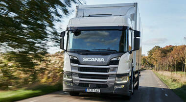Scania, arriva la 4° generazione di camion ibridi e ibridi plug-in. I modelli Phev fanno il pieno di energia in 35 minuti