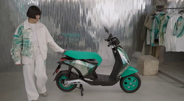 Piaggio 1 Feng Chen Wang, nasce una edizione speciale e personalizzata dell'e-scooter Piaggio per la mobilità elettrica urbana