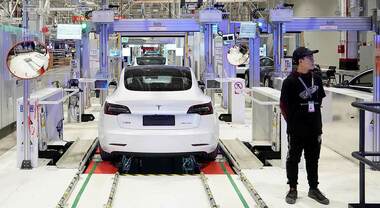Tesla consegna in Cina oltre 480.000 veicoli nel 2021. La Gigafactory di Shanghai cresce del 235%