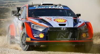 Rally Sardegna, Hyundai trionfa per la quarta volta negli ultimi 5 anni: primo Tänak, Sordo terzo. Piazza d'onore per la Ford di Breen