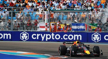 GP Miami: vince Verstappen con la Red Bull, la Ferrari è seconda con Leclerc e terza con Sainz