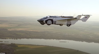 AirCar, la "Supercar" che si trasforma in aereo supera i test. «In vendita tra un anno»