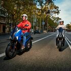 Seat Mò, lo scooter elettrico ora va di corsa. Il 125 Performance ha dettagli “da pista”. L'autonomia è più di 130 km