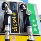 Benzina, ancora aumenti su rete: prezzo medio a 1,759 euro. Diesel in rialzo a 1,628 euro al litro