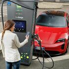 Accordo Eni-Porsche per ricaricare auto elettriche. Aziende: "Incentiverà gli spostamenti a emissioni zero"