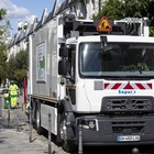 Parigi, raccolta rifiuti a zero emissioni nella 13a circoscrizione. Con i compattatori 100% elettrici Renault Trucks D Wide